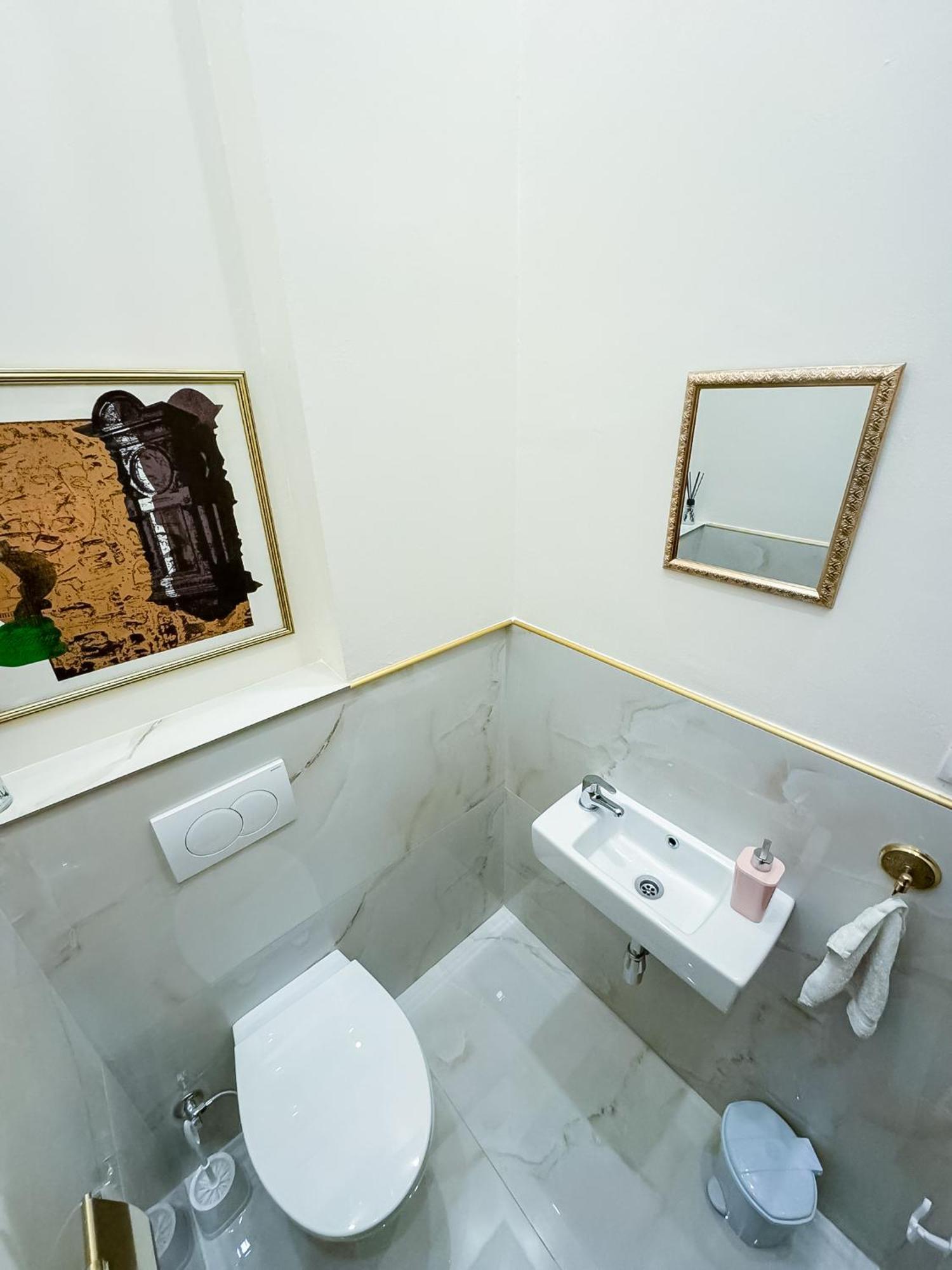 Unique & Spacious 3br Historic Flat In Centre *