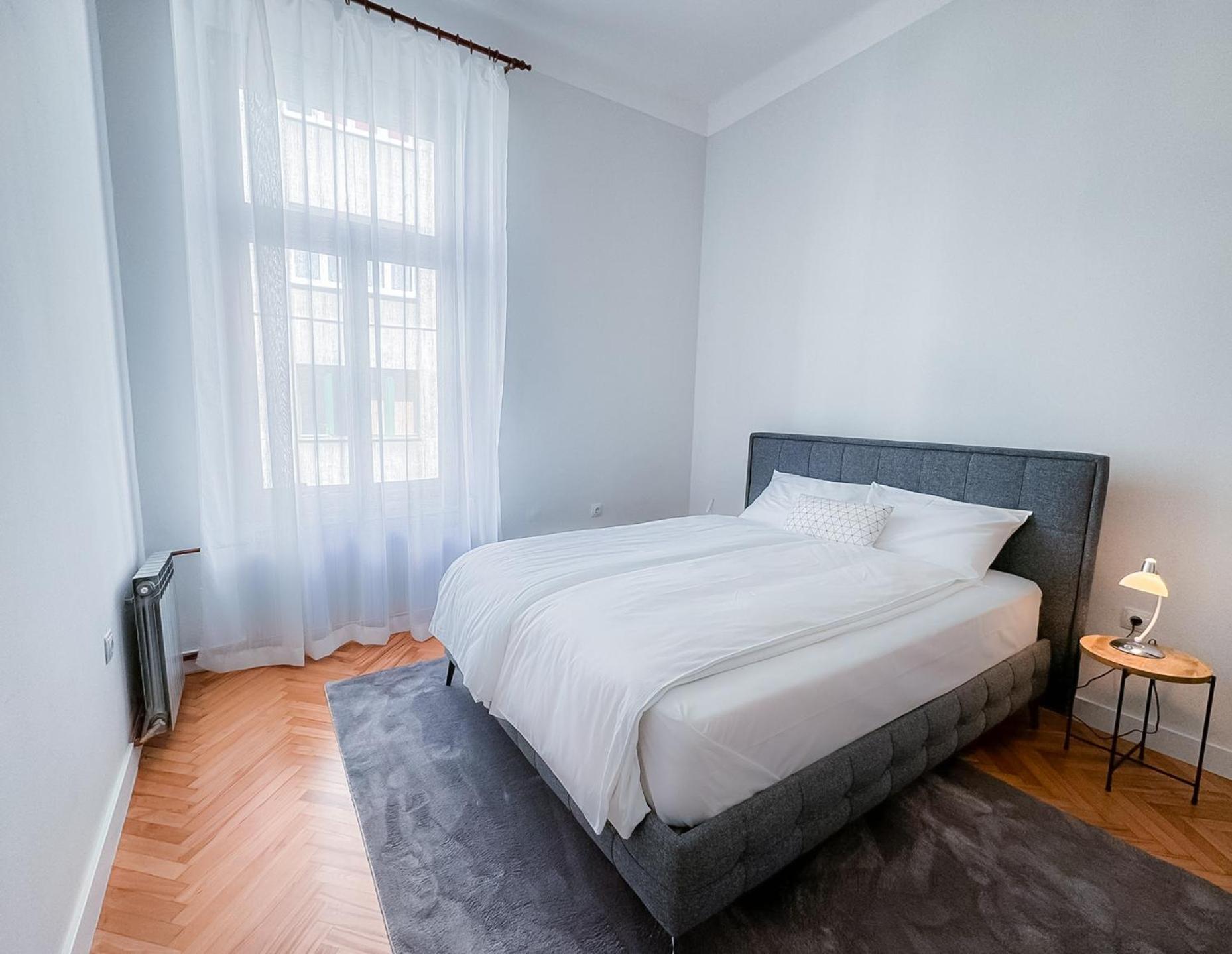 Unique & Spacious 3br Historic Flat In Centre شقة